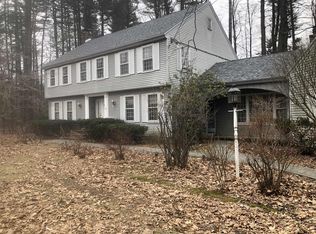 24 Berkshire Dr, Clifton Park, NY 12065