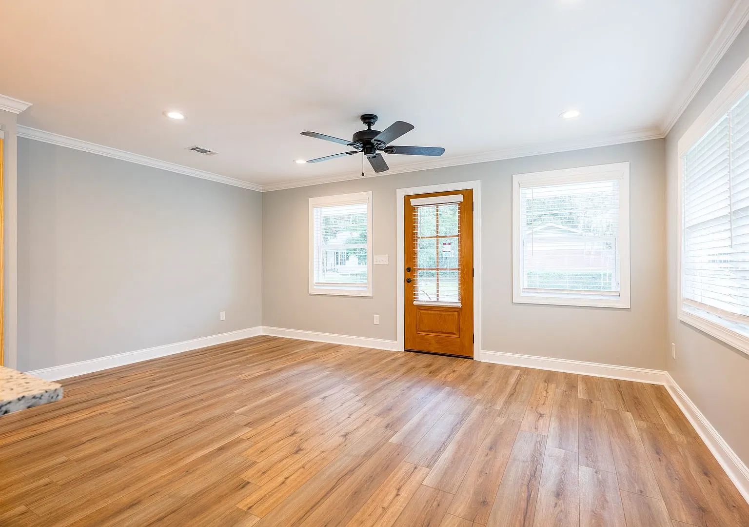 1201 N Oak Street Unit A — Photo 2