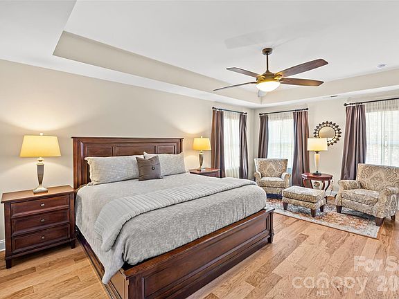 4th image of 4131 Stacy Blvd