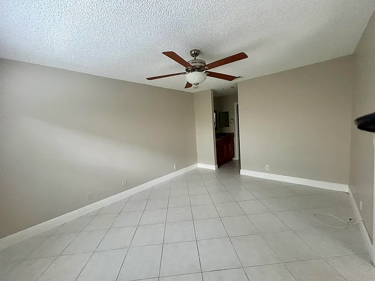 16415 Berry Way — Photo 9