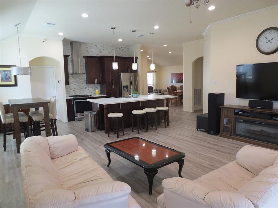 1st image of 1711 Kessler Park Ct