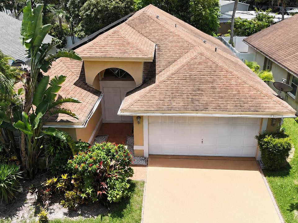 1st image of 1059 Fairfax Circle W