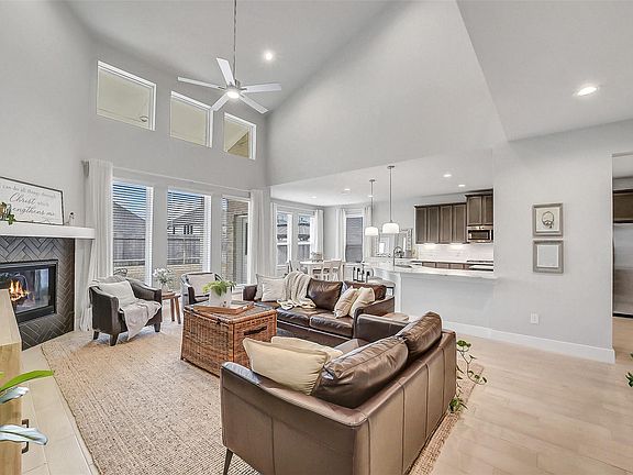 4th image of 409 Piney Rocks Ln