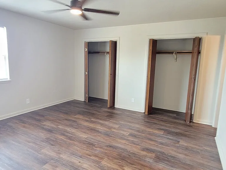 800-804 Laurelwood Dr — Photo 17