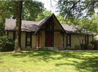 219 NW Shagbark St, Lees Summit, MO 64064
