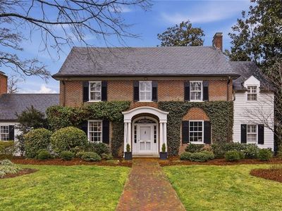 2801 Country Club Rd, Winston Salem, NC, 27104