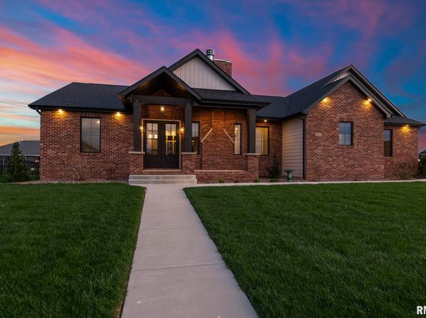 1212 Lightstone Ct, Sherman, IL 62684