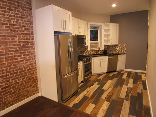 Rented by Joel Weisz, LREB | media 18