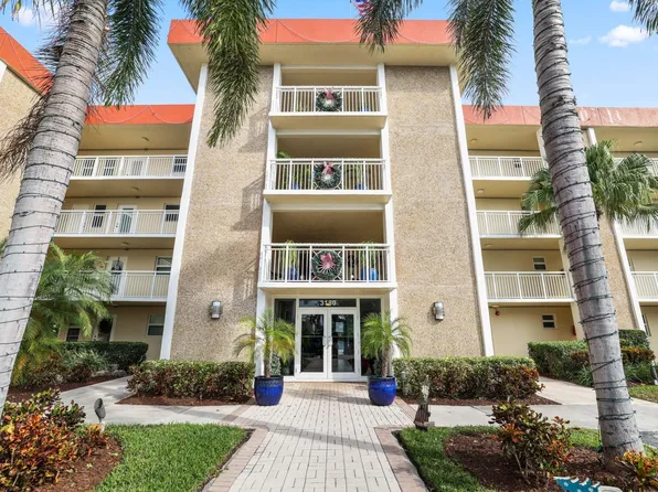 3180 NE 48th Court #305, Lighthouse Point, FL 33064