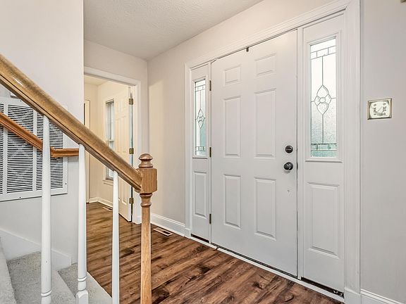 3rd image of 8823 Ashton Ct