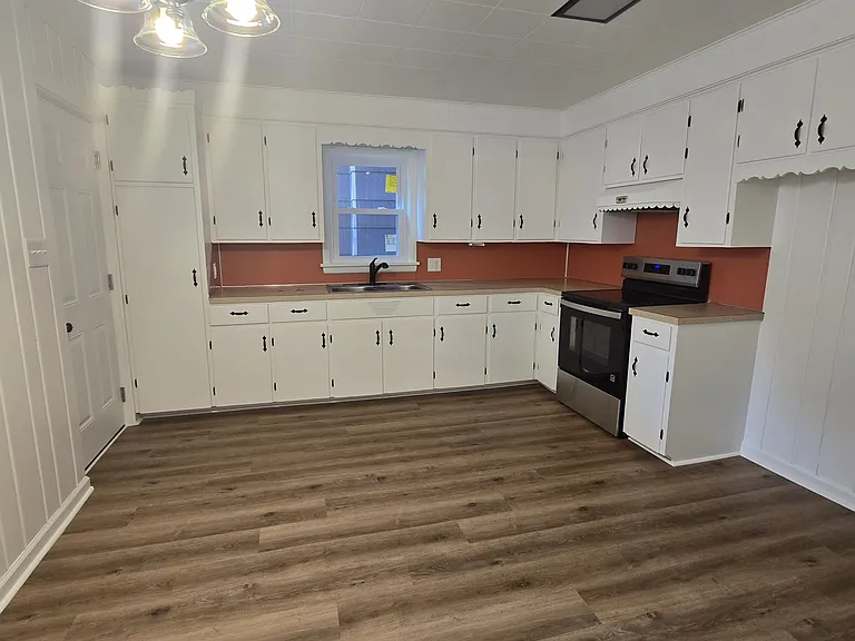 22 5th St NE #1 — Photo 3