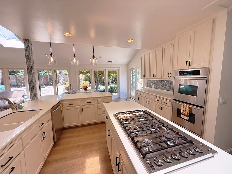 Super spacious kitchen area