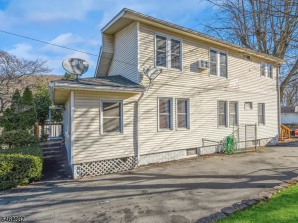 14 Elizabeth St, Wharton, NJ 07885