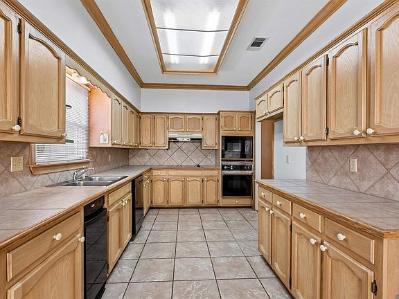 3rd image of 242 McGehee Dr