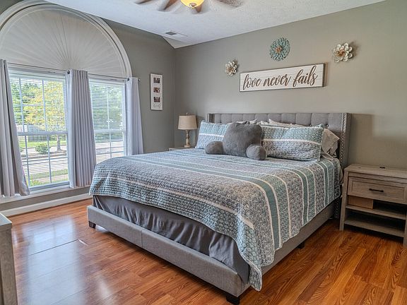 2nd image of 269 Baybrook Cir