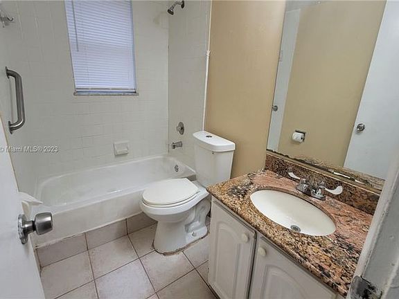 3rd image of 4453 Treehouse Ln #D
