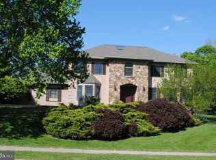 2 Shalimar Ln, Maple glen, PA 19002