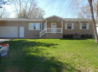 1911 Tilbury Rd, Waterloo, IA 50701