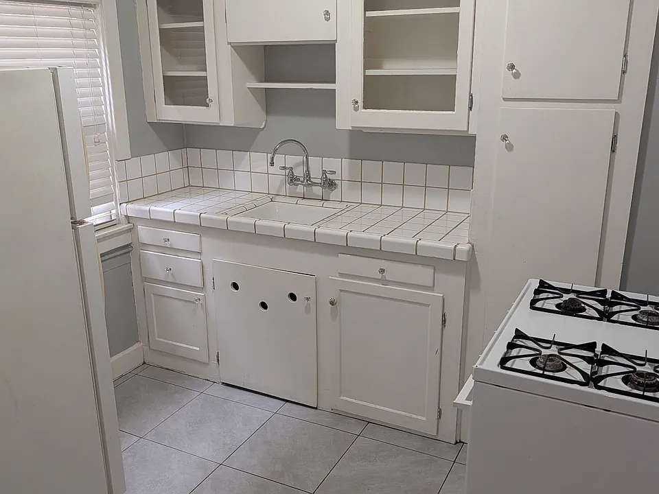 1819 P St #2