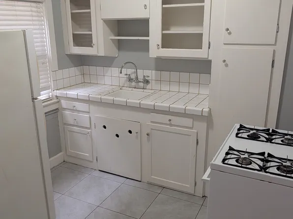 1819 P St APT 2, Sacramento, CA 95811