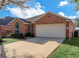 1908 Roaring Springs Dr, Pearland, TX 77584
