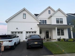 72 Ross Ln, Cranbury, NJ 08512