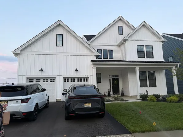 72 Ross Ln, Cranbury, NJ 08512