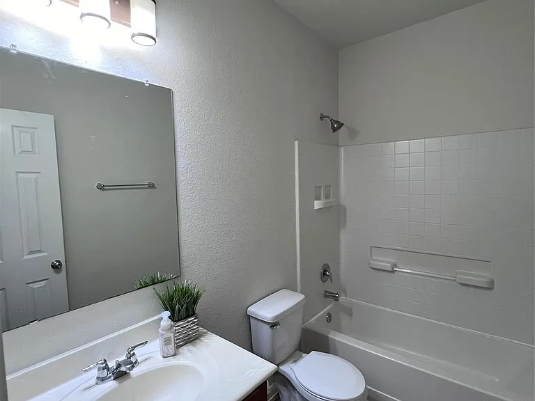 19403 Midnight Glen Dr — Photo 12