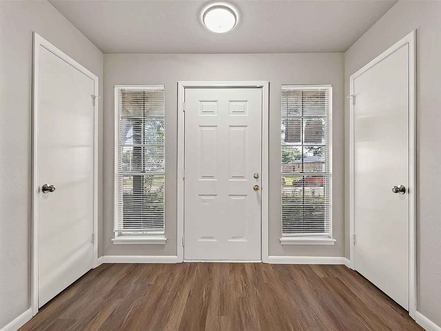 3 bed, 2.0 bath, 1254 sqft, $1,875 — Photo 2