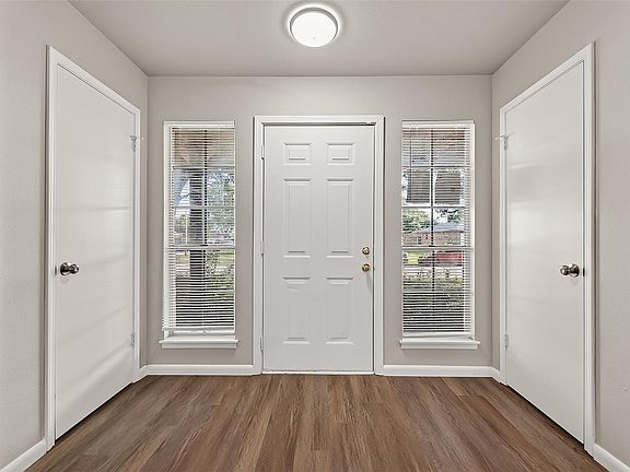 2nd image of 4923 Sandalwood Ave
