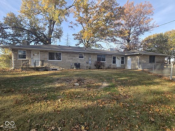 5th image of 700 E Mary Ln
