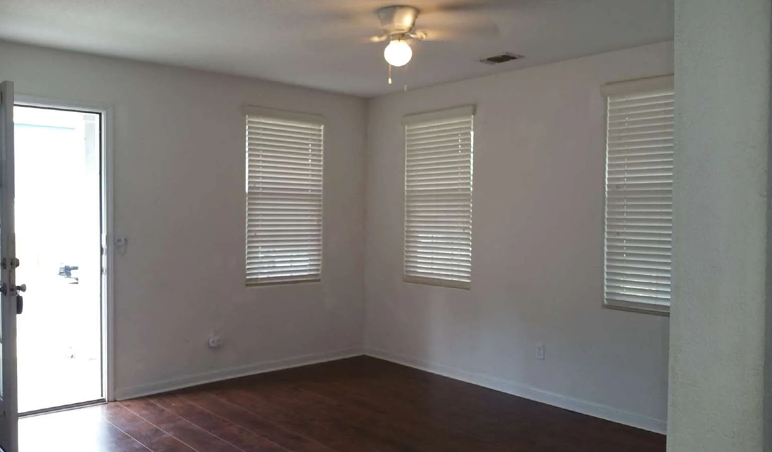 1 bed, 1.0 bath, 500 sqft, $900 — Photo 2