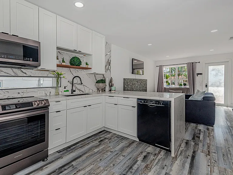 2425 SW 26th Ln #A — Photo 14