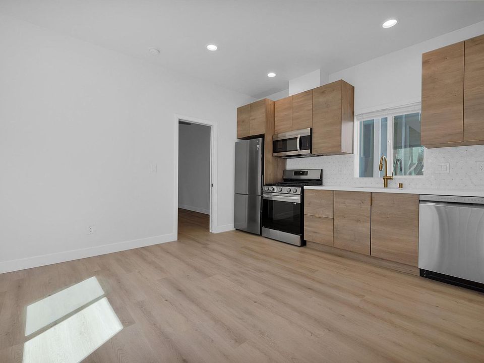 1st image of 4554-58 North Ave