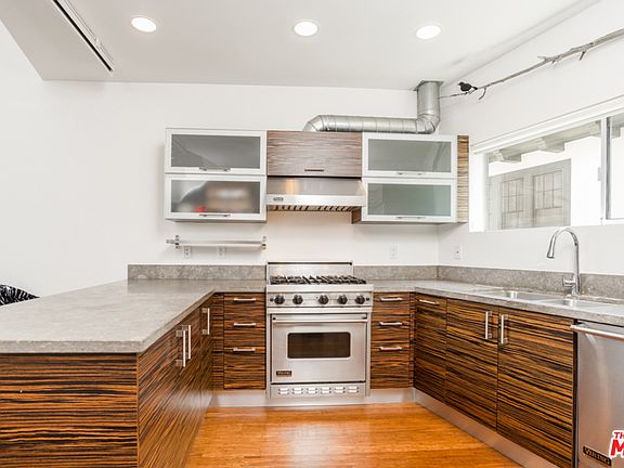4th image of 2508 N Hyperion Ave #104