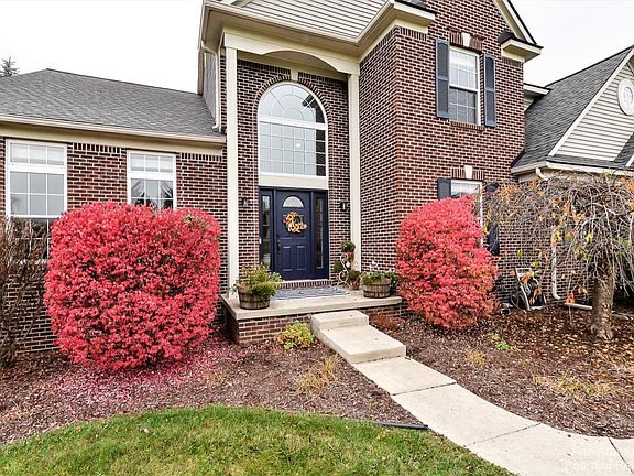 2nd image of 8819 Hidden Woods Dr