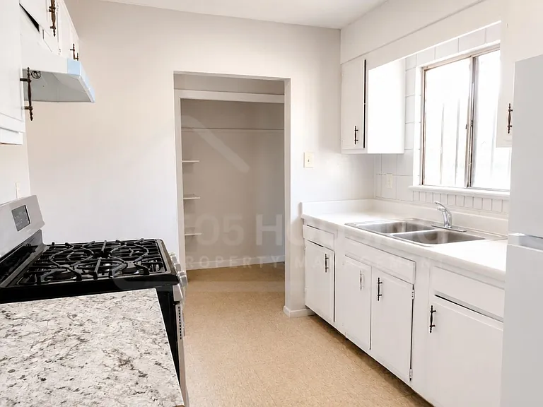 505 Pennsylvania St SE #14 — Photo 9