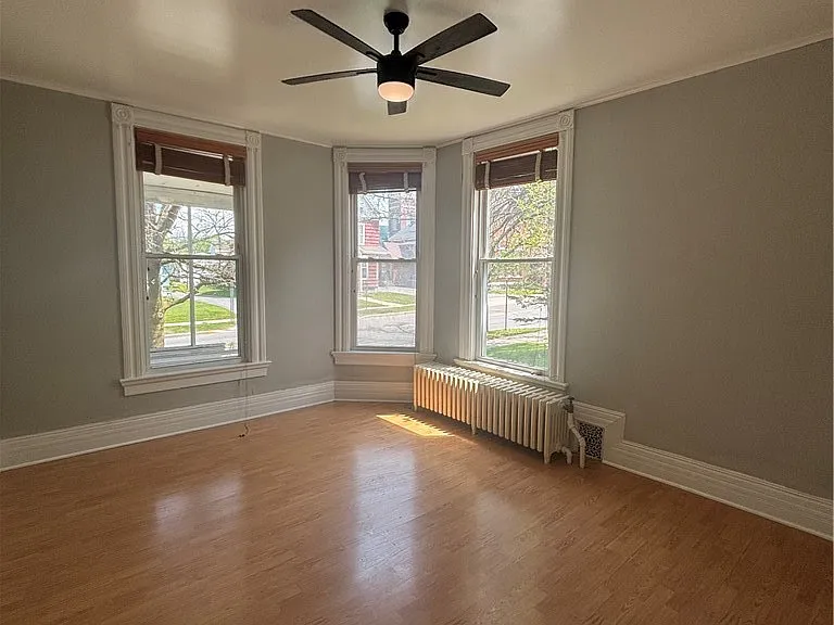 117 N School St — Photo 5