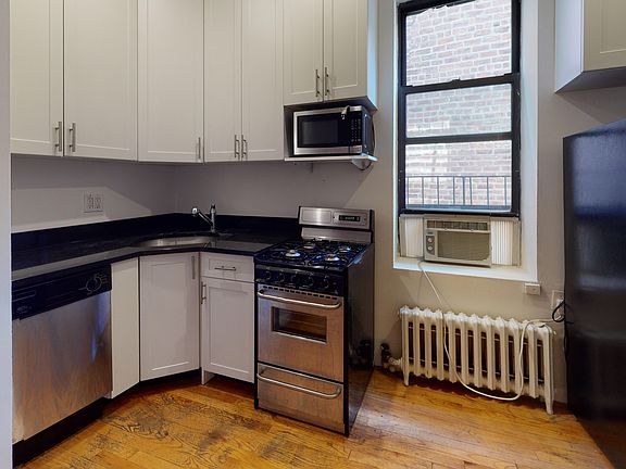 2nd image of 307 E 77th St APT 2E