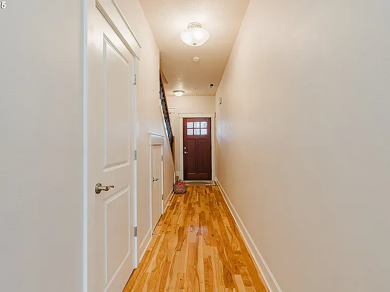 3 bed, 2.5 bath, 1420 sqft, $2,250 — Photo 4