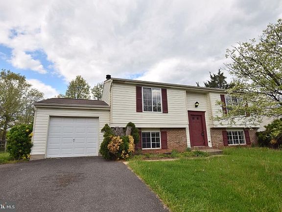 2nd image of 3033 Burchlawn St