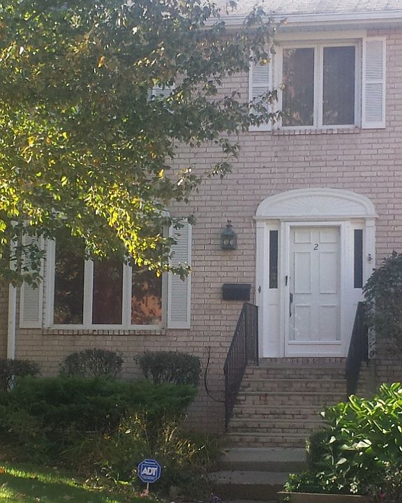 1st image of 11705 Edgewater Dr #2