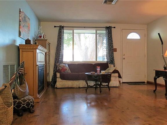 4th image of 1450 Maybury Dr
