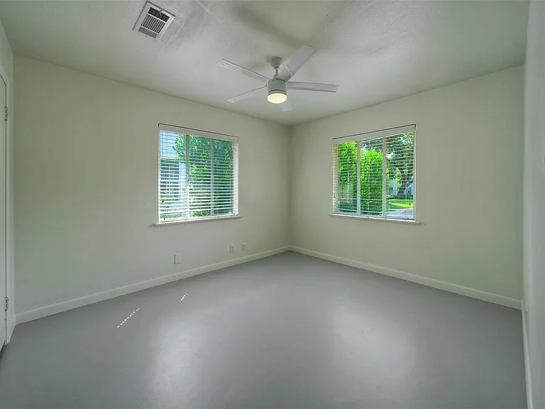 1803 Pearl St — Photo 21