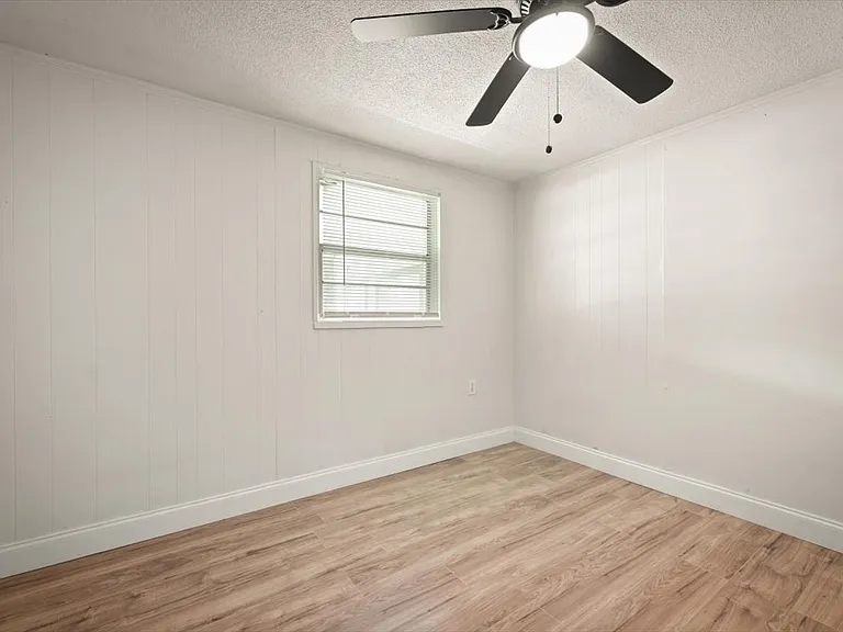 7903 New Kings Rd — Photo 20