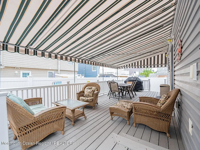 219 3rd Ave — Photo 25