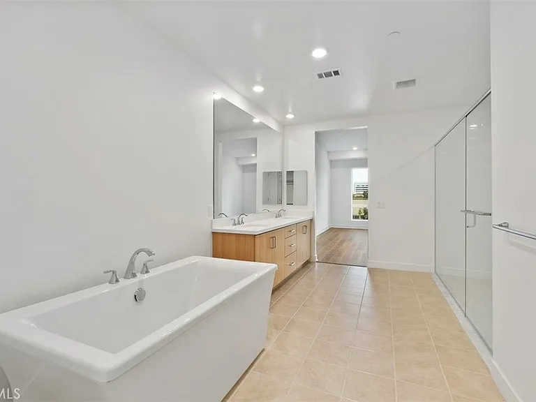 1407 Rivington — Photo 18