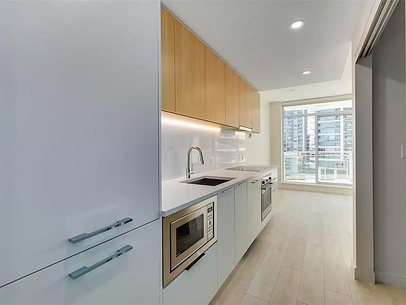 3rd image of 13318 104th Ave #2506