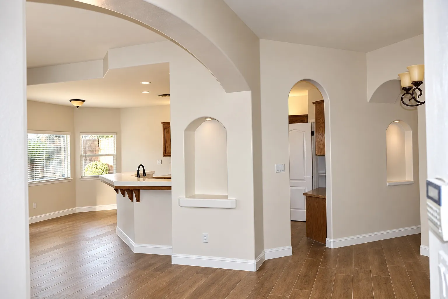 3 bed, 1832 sqft, $2,850 — Photo 4