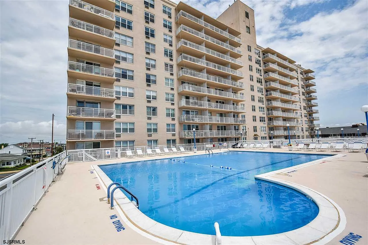 2 bed, 815 sqft, $1,475 — Photo 2
